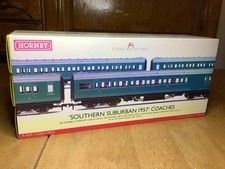 Hornby OO Gauge R4379 BR Southern Suburban 1957 three coach box Pack