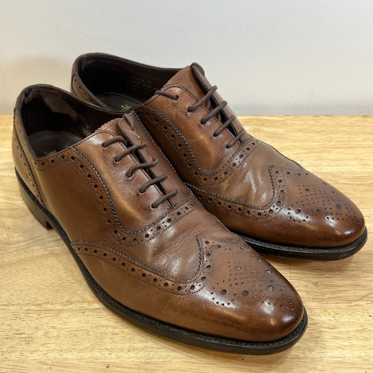 Loake Shoemaker Hodges Brown Leather Wingtip Brogue Oxford  display picture 3