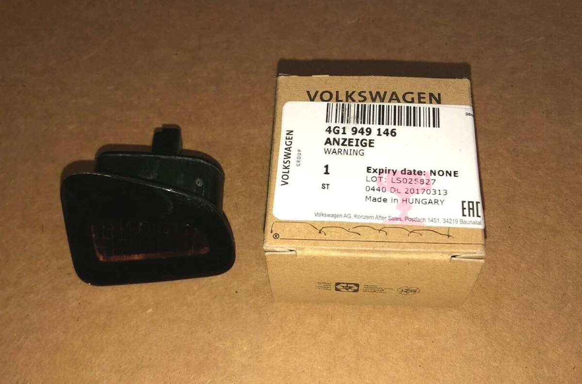 BRAND NEW AUDI A6 RIGHT MIRROR WARNING LAMP, PART# 4G1949146, OEM  