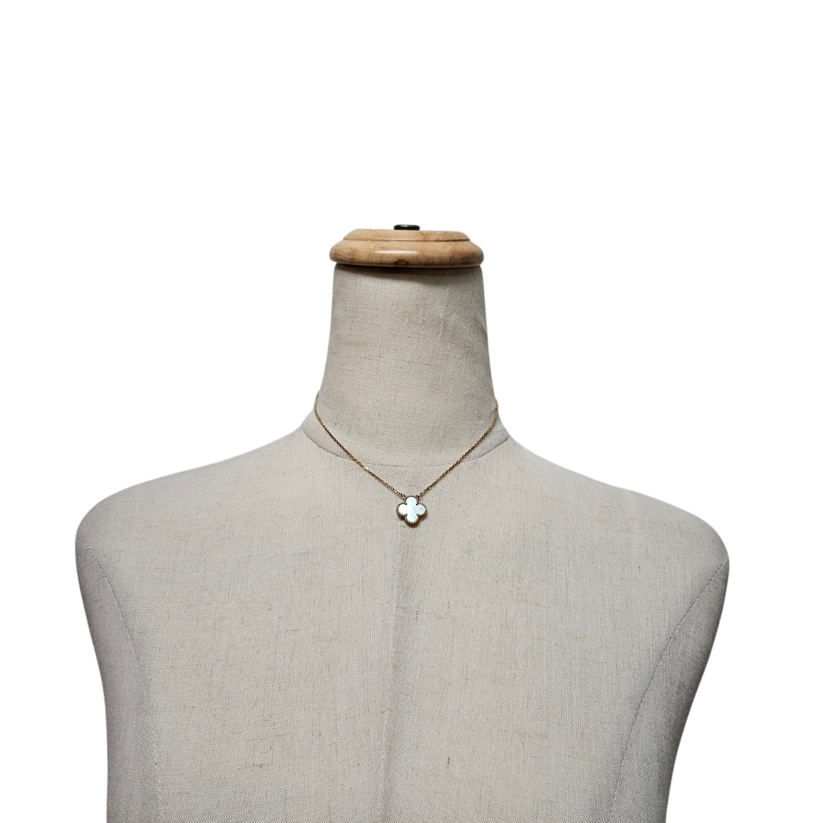 Van Cleef & Arpels Vintage Alhambra Pendant 18K Yellow Gold Mother-of-Pearl Neck
