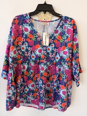New With Tag southern stitch Flowers Top XLARGE