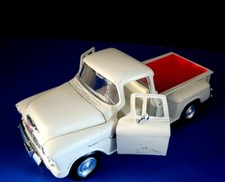  7340 American Muscle Bombay Ivory 1955 Chevy 3100 Cameo Pick-Up  Sealed 1:18