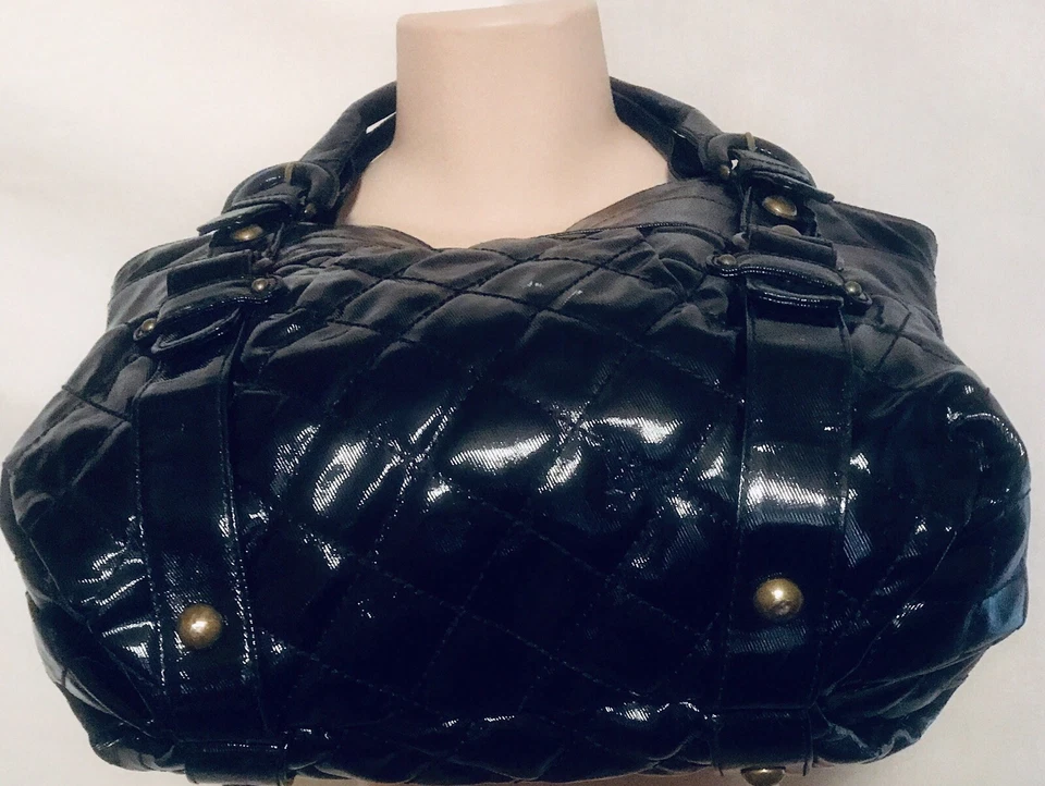 Maxx NewYork Majestuoso Bolso Hobo Grande Negro Acolchado Vegano Imitación Patente Bolso de Mano Usado en Excelente Condición Foto 3 de 4