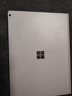 Microsoft Surface Book i7 6gen 8GB Ram 256GB ssdm2+200GB SSD Touchscreen