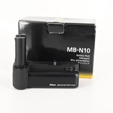 Nikon MB-N10 Multi-Battery Power Pack For Z7 And Z6 087