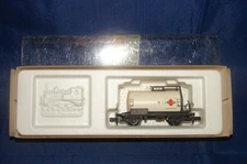 ARNOLD N GASOLINE TANK CAR 0434 ELECTRIC TRAIN BOX