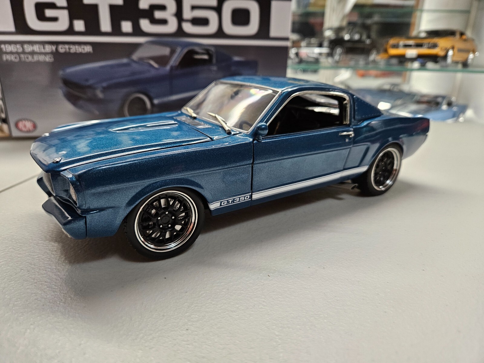 ACME 1/18 1965 FORD SHELBY GT350R PRO TOURING Niagamas Lestari