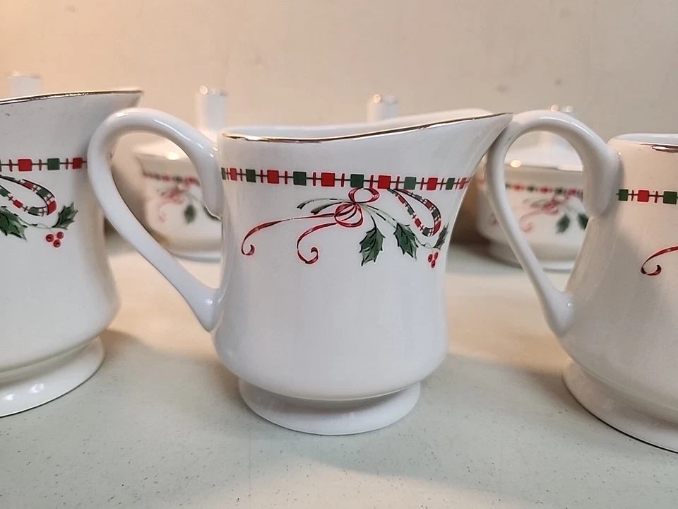 Holiday Sugar Creamer Gibson Holly Berry Navidad Borde Dorado Invierno Set de 7 Foto 4 de 4