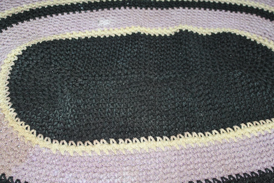 Alfombra trenzada de ganchillo hecha a mano vintage ovalada 28"x42" cordón de poliéster ~ granja Foto 3 de 4