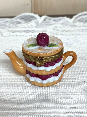 LIMOGES PEINT MAIN IMPORTS BERRY LAYER CAKE TEAPOT TRINKET BOX