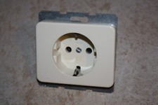 Berker Modul MB Steckdose in cremeweiß