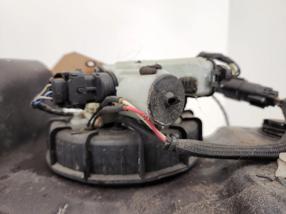 Ford F350 F450 F550 2011-2016 cabina y chasis DEF tanque de líquido de escape y bomba Foto 3 de 4