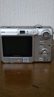 Sony Cyber-shot DSC-T2 シルバー Sony Cyber-shot DSC-T2 Silver Waterproof Digital Camera 2.7 Inch