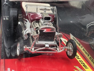 Johnny Lightning 1923 Ford T-Bucket Street Rod 1:18 Scale Diecast