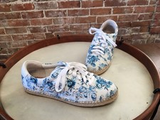 Yellow Box Blue Floral Jeweled Lace Up Enchanted Espadrille Sneaker 9 New