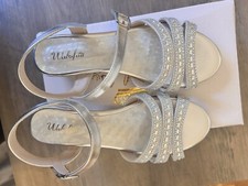 Girls Open Slippers- Color Silver Size 4- Preowned Great Condition