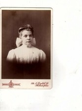Vintage Cabinet Card Photo of Woman with brooch and pearls fowler studio pa  (k