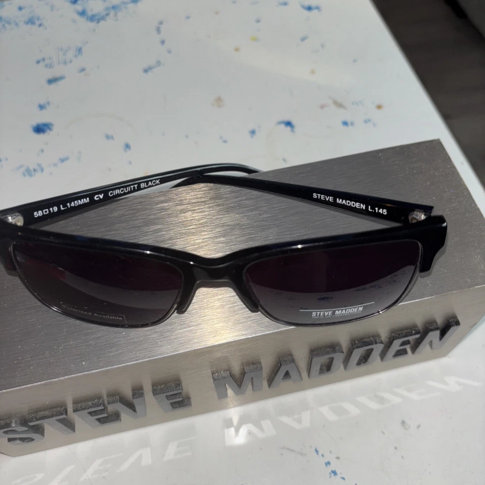 STEVE MADDEN SUNGLASSES  BLACK 58/19/145 WITH CASE NEW - Image 3 of 3
