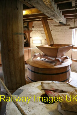Foto - Bursledon Windmühle der Steinboden um 2010