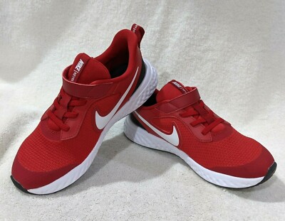 nike revolution 5 red