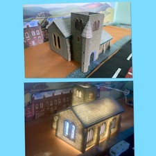 Hornby~N Gauge~Buildings~Lyddle End~Church with Lights 