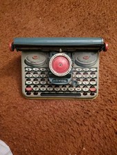 Vintage 1940's Unique "Dependable" Tin Metal Toy Litho Typewriter