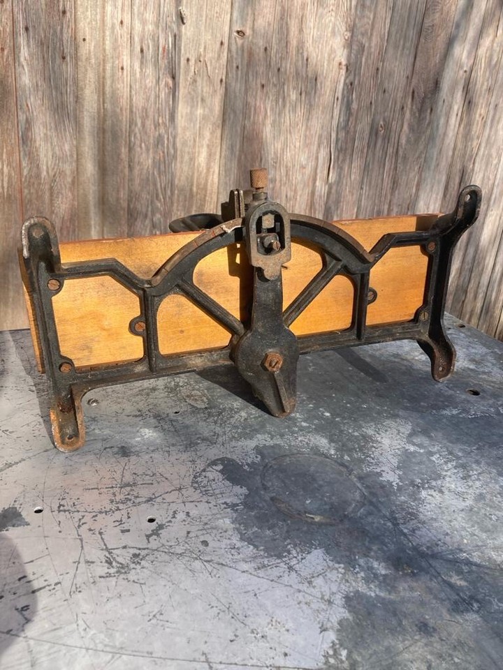 Vintage Stanley No 150 Cast Iron Miter Saw Box Woodworking Tool USA