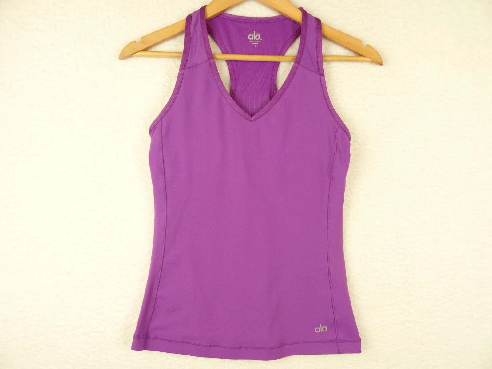 alo-yoga activewear built in bra pullover tank-top