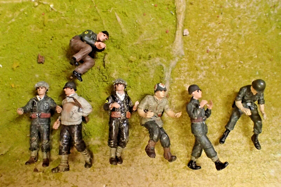 Built Painted Tamiya 1/35 U.S. amphibious vehicle , jeep & infantry lot - Image 4 of 4