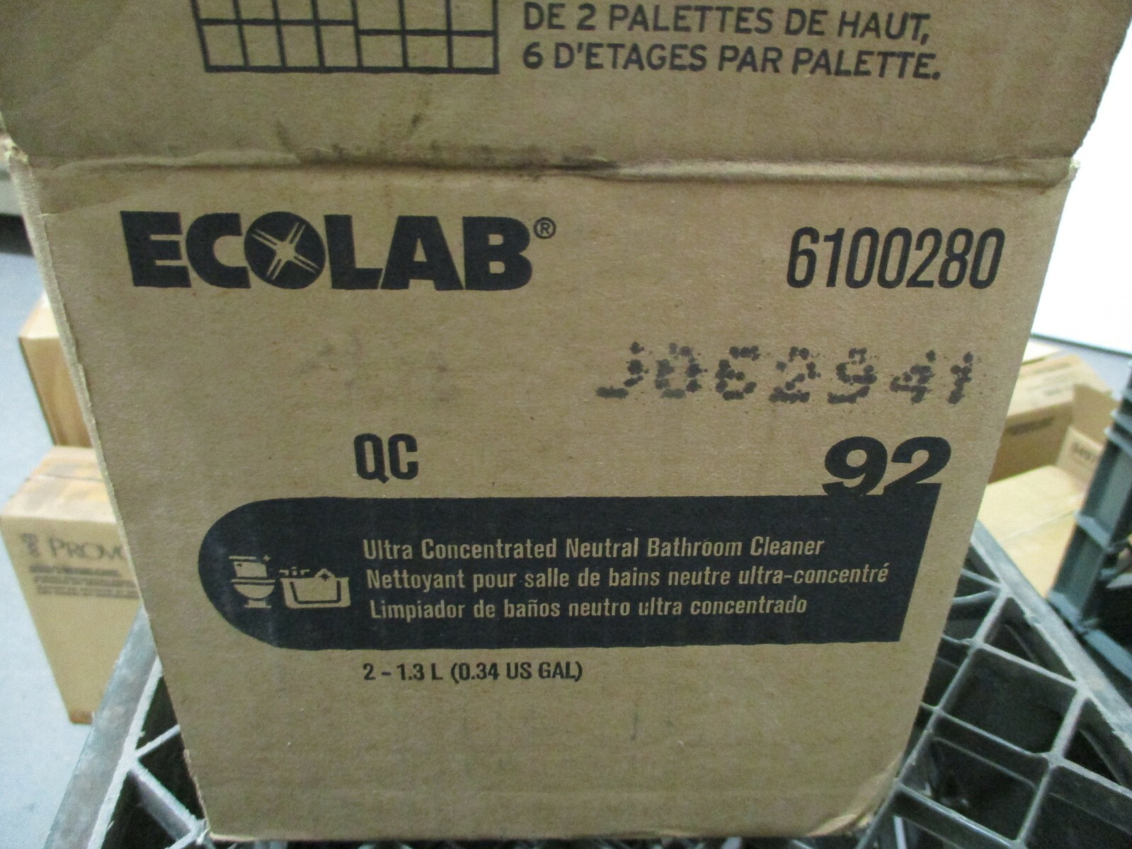 CASE OF 2 ECOLAB 6100280 QC 92 Ultra Concentrated Neutral Bathroom