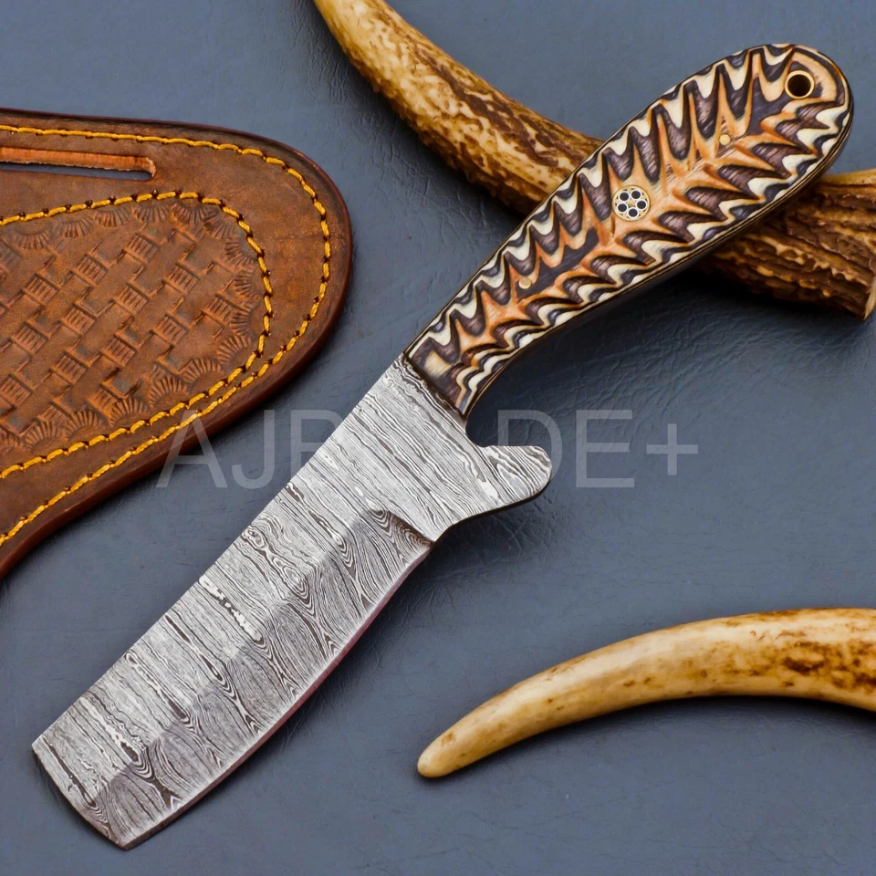 Cuchillo cortador de toro vaquero Damasco hecho a mano con mango de hueso y funda para panqueques Foto 2 de 4