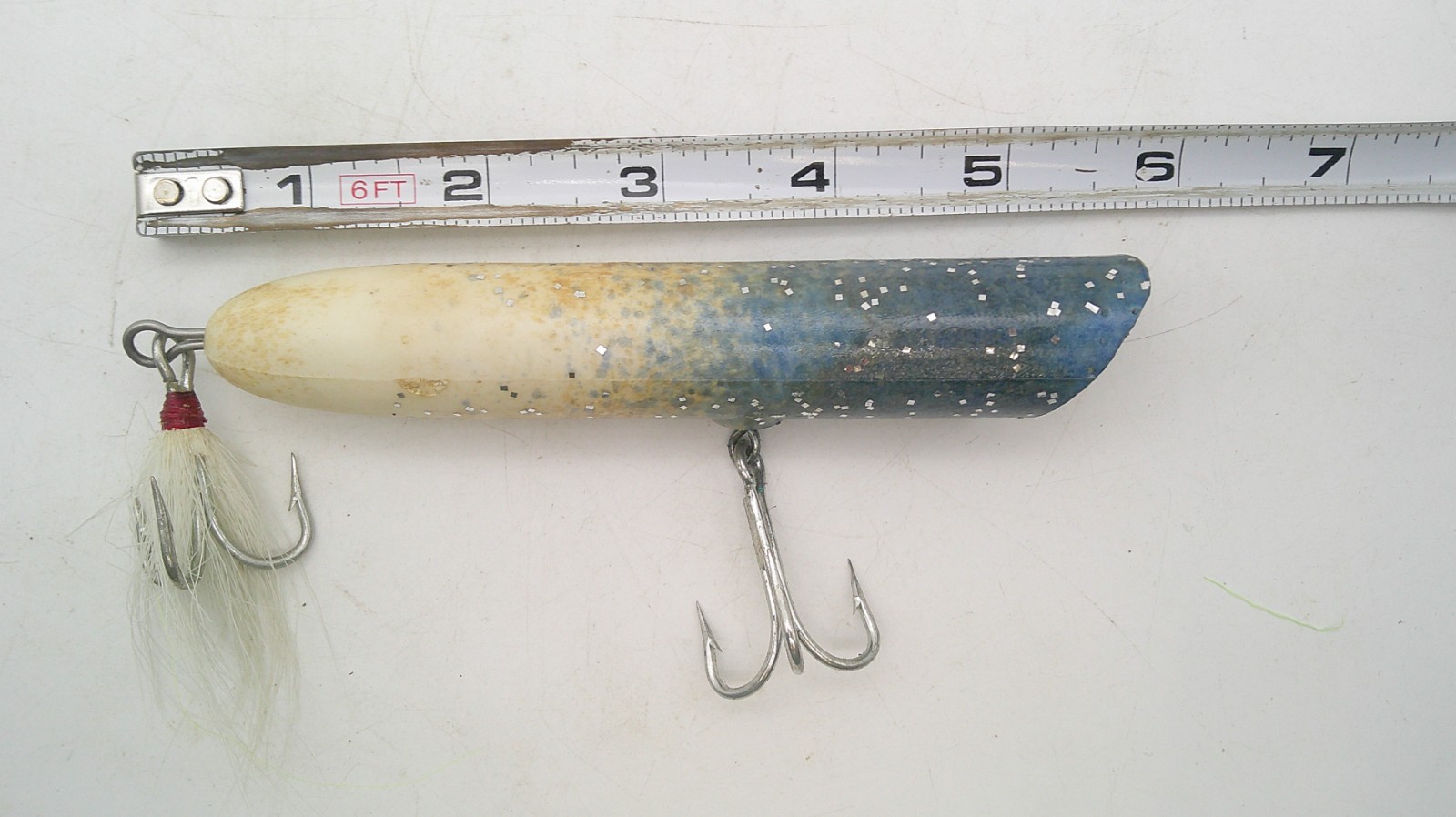 Lot of 9 Large Ocean Lures Hard Baits Plugs Jigs in Bass Pro Shops Plastic Case - Image 10