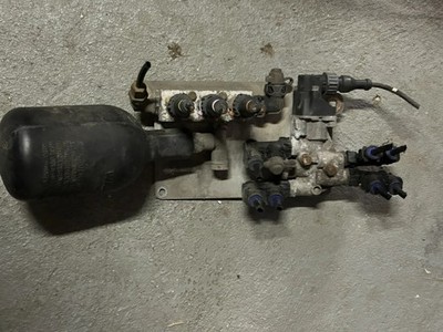 WABCO LIFT AXLE CONTROL VALVE 4630840410 And 4630840202 Air Reservoir