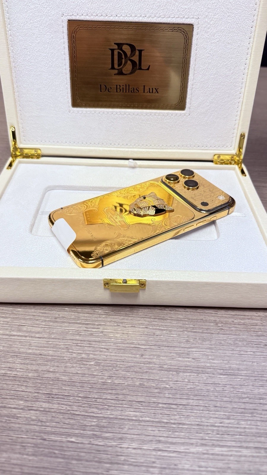 Custom 24K Gold iPhone 17 Pro Max 2TB — Diamond Engraved, Unlocked thumbnail 5
