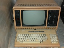 Vintage 1984 Radio Shack TRS-80 4P Portable Computer