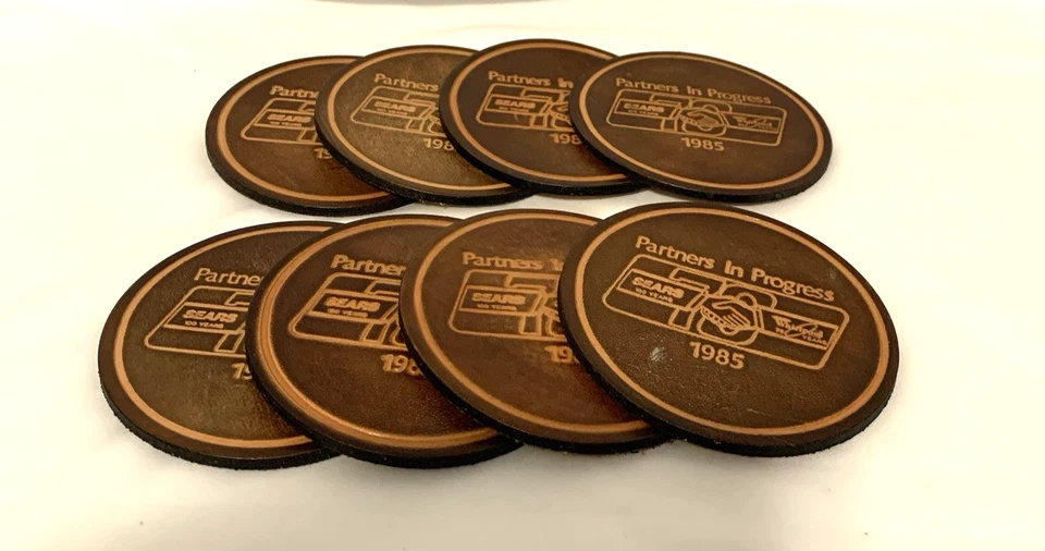 Juego de 8 posavasos de cuero Sears & Whirlpool 75 'Partners In Progress' 1985 de colección Foto 2 de 4