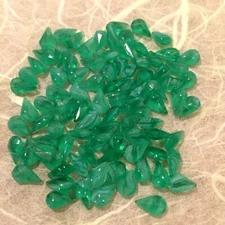 N79 8x5mm mint green "flawed" glass bombee pears, unfoiled (72)