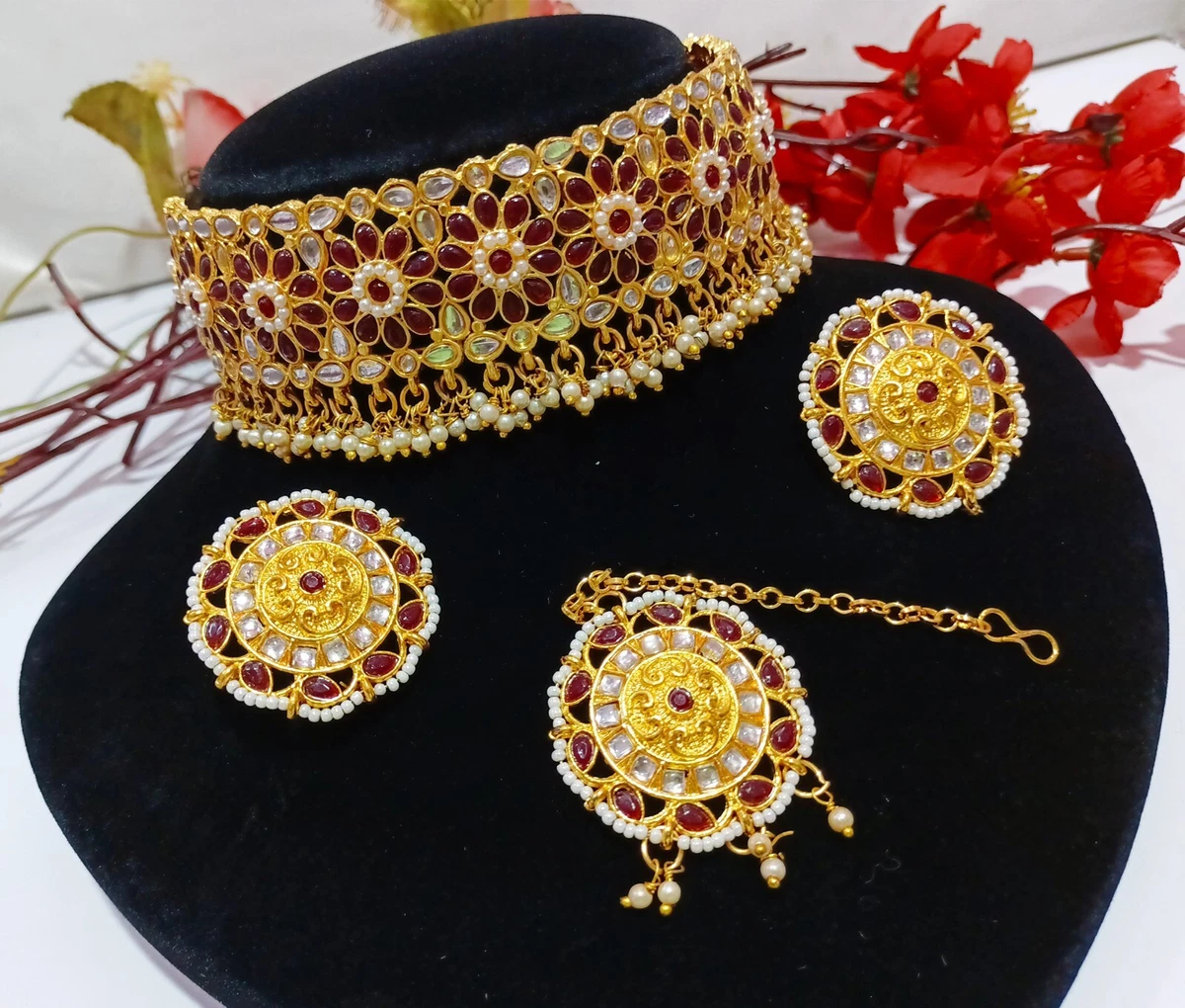 Traditional choker necklace gold deals