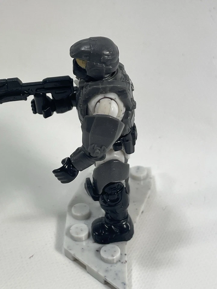 HALO MEGA BLOKS CONSTRUX GRAY/WHITE UNSC MARINE FIGURE STORMBOUND SERIES - Image 2 of 4