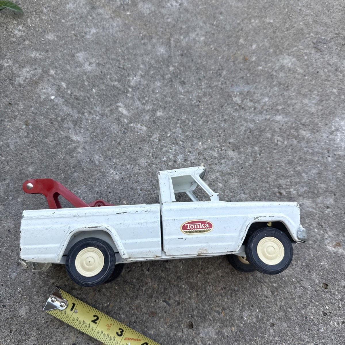 Vintage 1960's White TONKA Jeep Pressed Steel Wrecker Tow Truck 9