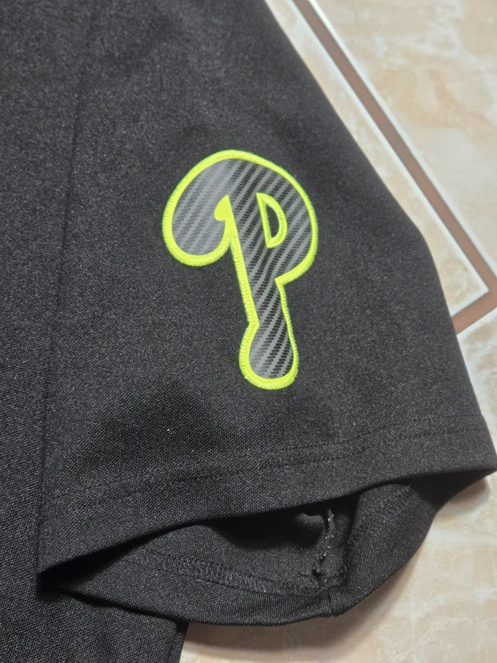 Majestic Ryan Howard Philadelphia Phillies Limited Edition MLB Jersey Mens Large - Image 4 of 4