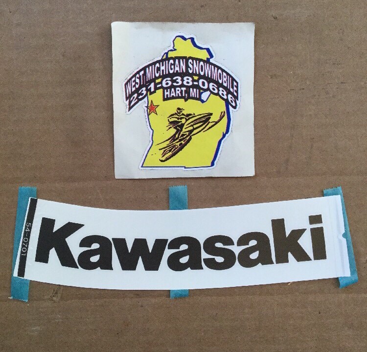Kawasaki RH Fuel Tank Mark Decal P/N 56054-0701 NOS 2011 Ninja ZX