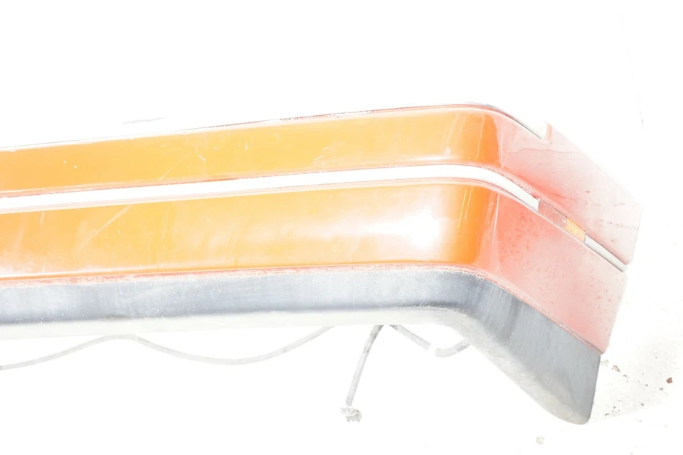 1987 - 1992 CADILLAC ALLANTE TAMPA DE PARA-CHOQUE TRASEIRO COMPLETA FABRICANTE DE EQUIPAMENTO ORIGINAL - Imagem 2 de 4