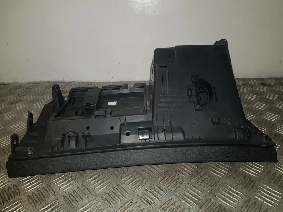 PEUGEOT RCZ GT GLOVE BOX COMPARTMENT 9661216077 2DR COUPE KUAC BLACK 2012  - Image 2 of 4