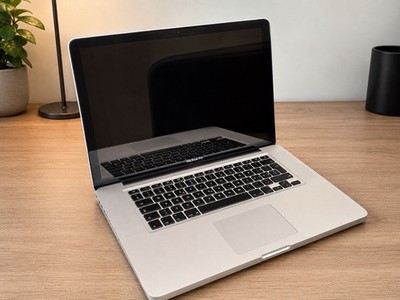 Apple MacBook Pro 15 Mid 2012 I7 Quad Core 16 GB RAM SSD 256 GB macOS Catalina