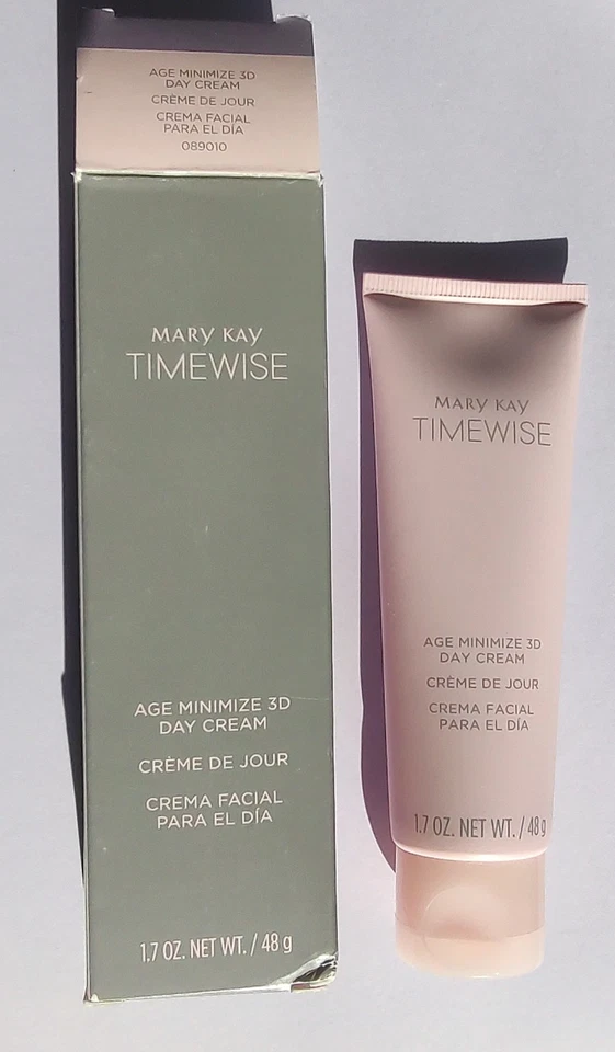 Limpiador 3D Mary Kay TIMEWISE Age Minimize Crema de Noche/Ojos/Día FPS 30 caducado Foto 3 de 4