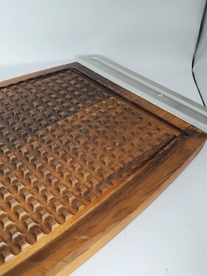  Tabla de cortar para tallar carne de madera vintage con asas de aluminio  Foto 4 de 4