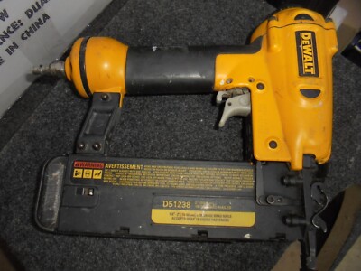 DeWalt D51238 5/8-Inch to 2-Inch 18-Gauge Brad Nailer