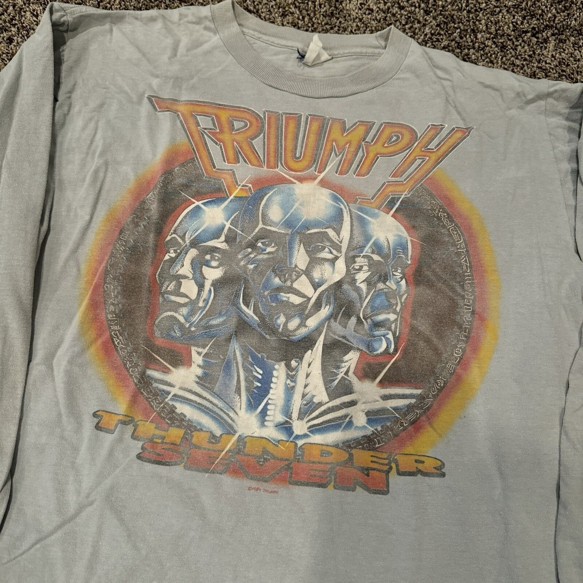 80年代ヴィンテージ TRIUMPH THUNDER SEVEN Tシャツ TRIUMPH THUNDER SEVEN 1984 - Best Rock T-shirts