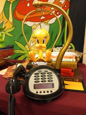 Telemania Vintage Tweety Bird Landline Phone With A Paw Pushing